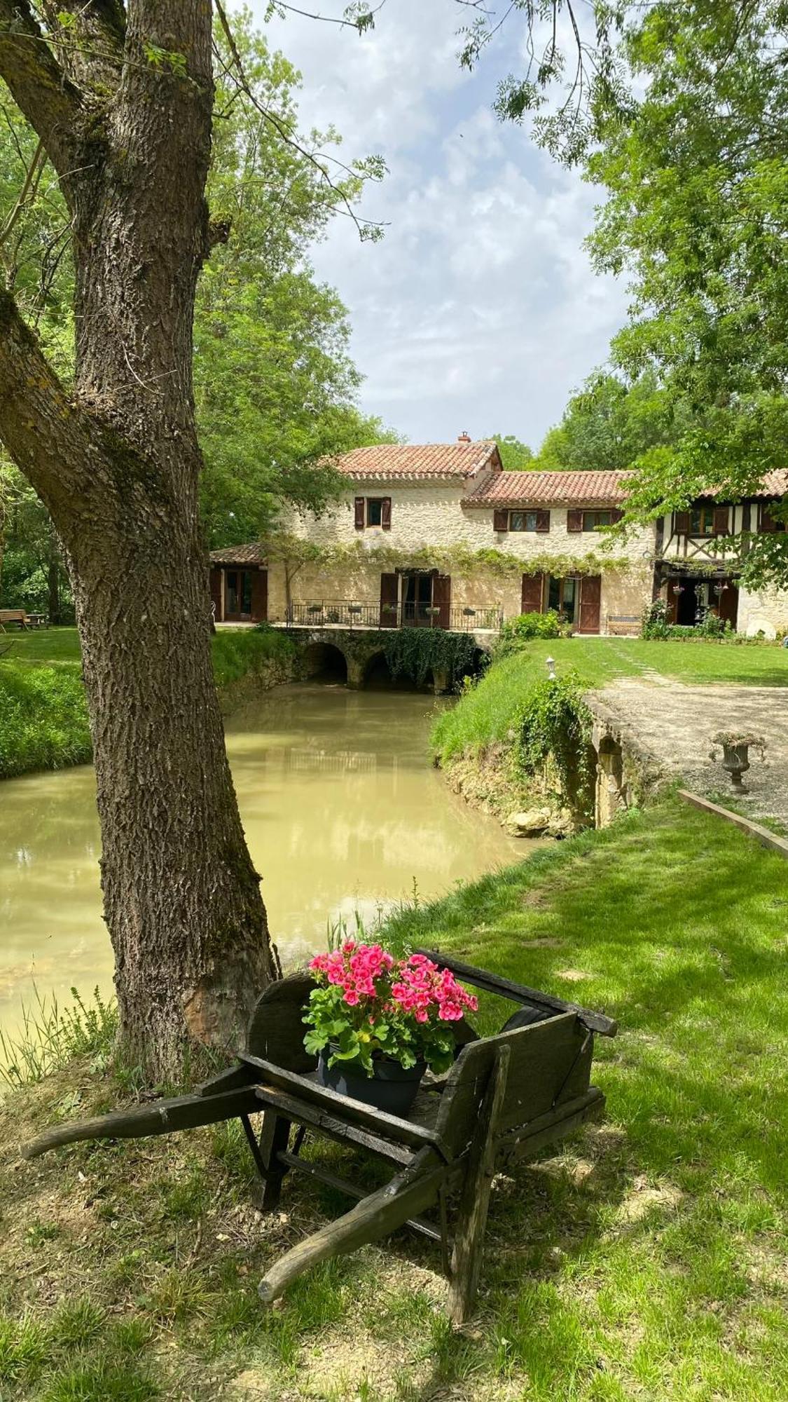 Gite Le Moulin Samsara Homps  ภายนอก รูปภาพ